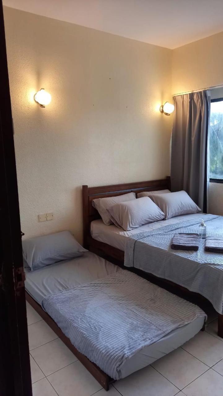 Seaput Srisayang Apartment Batu Feringgi Exterior foto